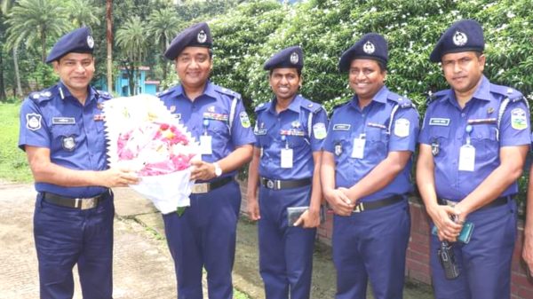 ময়মনসিংহ রেঞ্জের অতিরিক্ত ডিআইজি মোহাম্মদ শরিফুর রহমান বিপিএম এর জামালপুর জেলা সফর